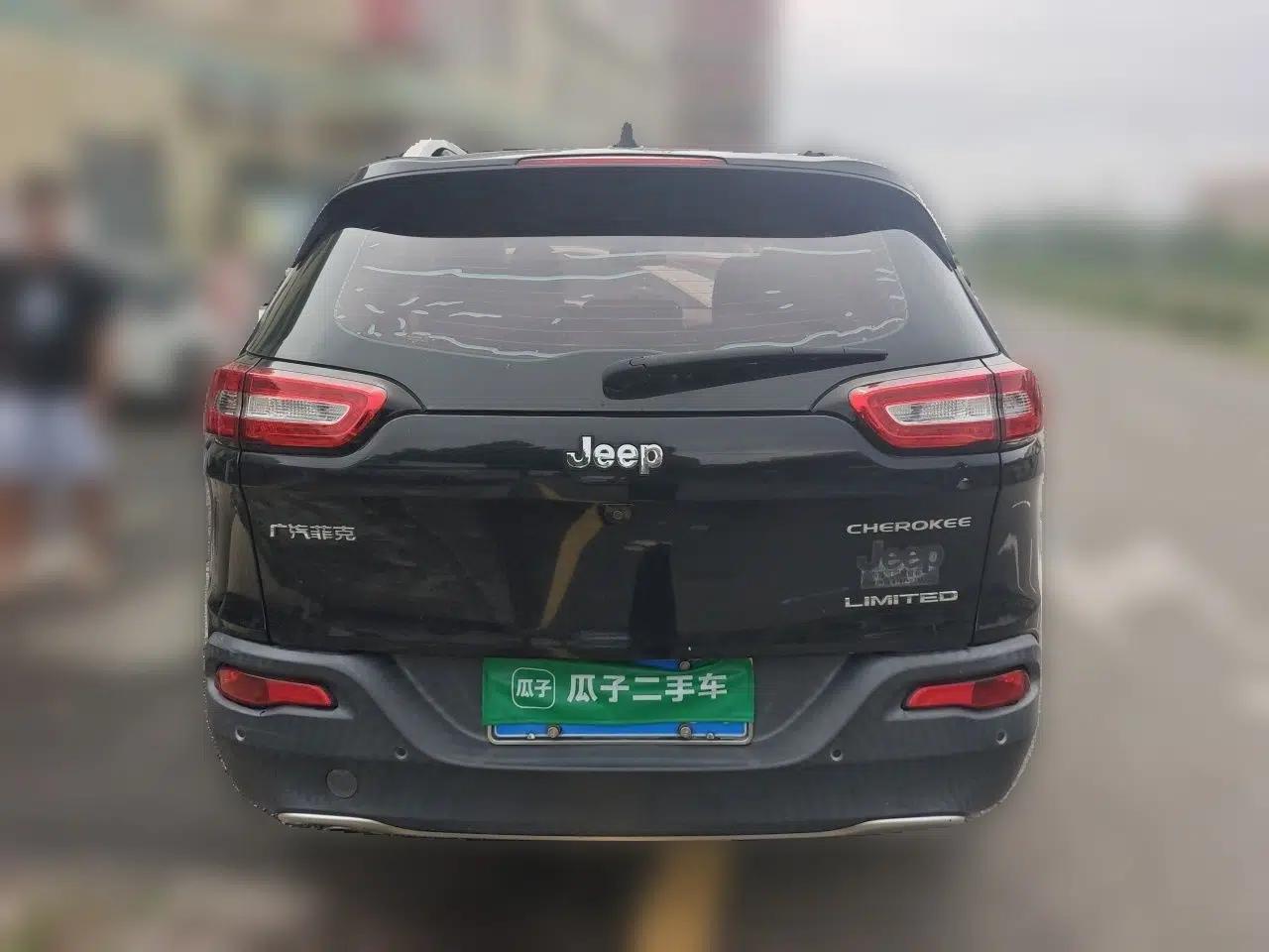 Jeep Cherokee 2017 2.0L Superior Edition — миниатюра 5