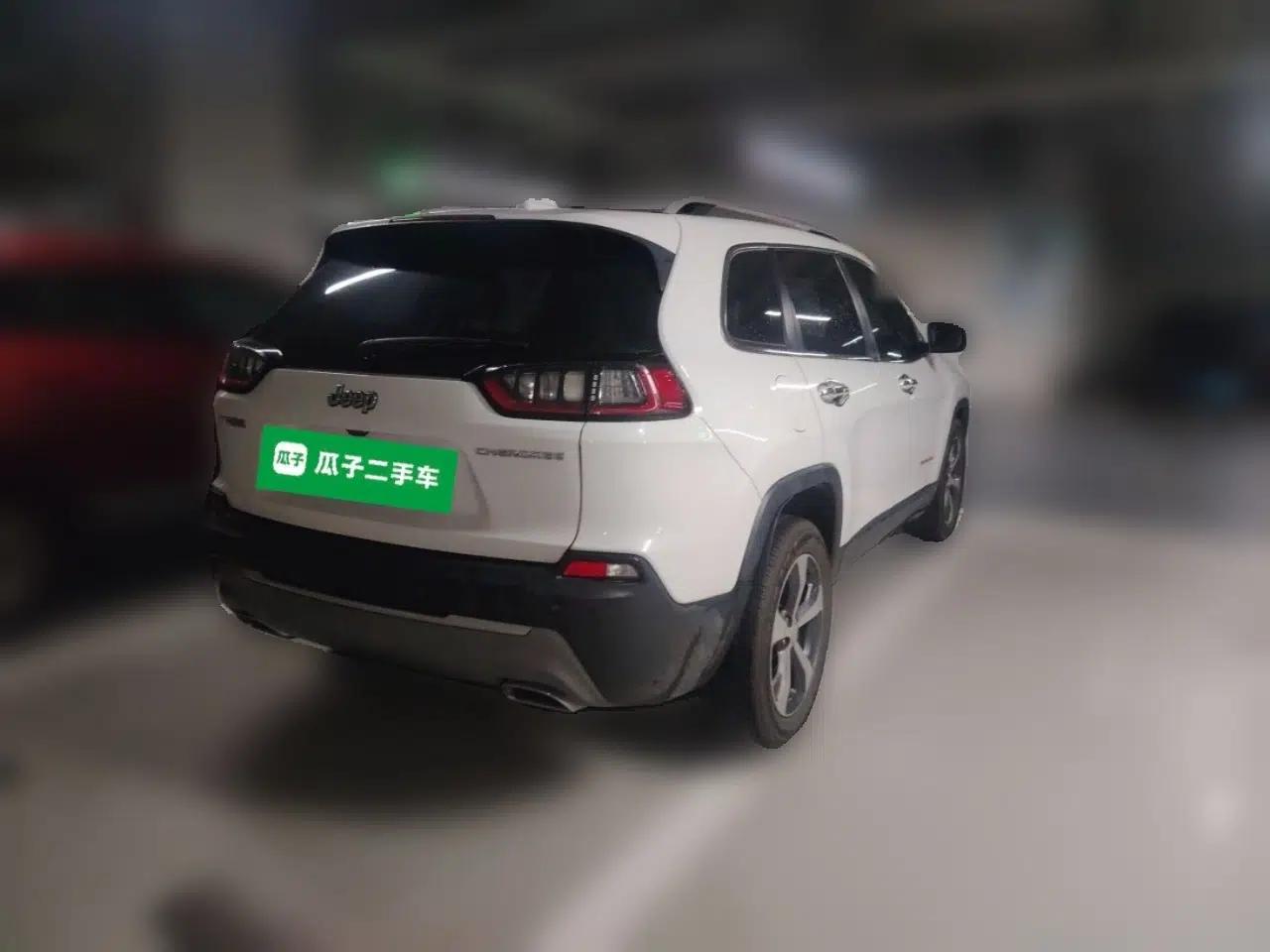 Jeep Cherokee 2019 2.0T Two-Wheel Drive Smart Enjoyment Version China V — миниатюра 6