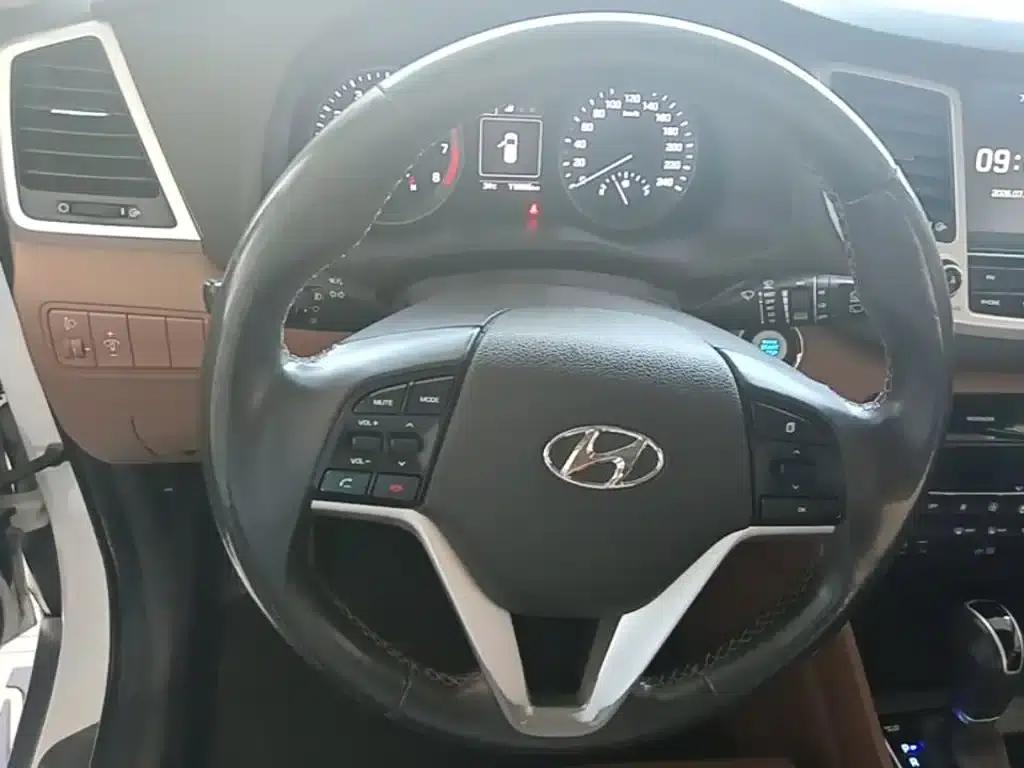 Tucson 2015 1.6T Dual-Clutch Two-Wheel Drive Intelligent Model — миниатюра 11