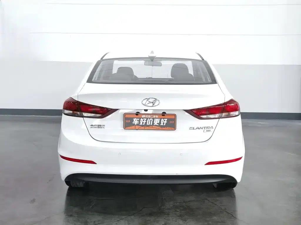 Hyundai Elantra 2016 1.6L Automatic Smart Elite Edition — миниатюра 4
