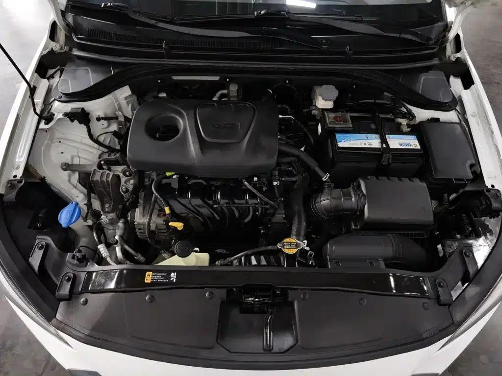 Hyundai Elantra 2016 1.6L Automatic Smart Elite Edition — миниатюра 6