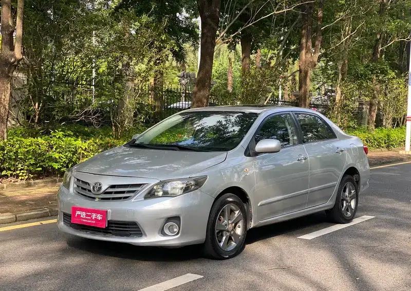 2012 Toyota Corolla Premium Edition 1.8L CVT GL-i — миниатюра 1