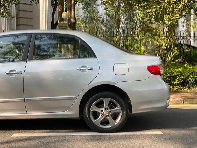 2012 Toyota Corolla Premium Edition 1.8L CVT GL-i — миниатюра 11