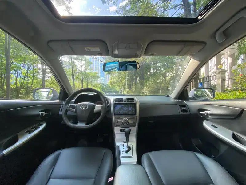 2012 Toyota Corolla Premium Edition 1.8L CVT GL-i — миниатюра 13