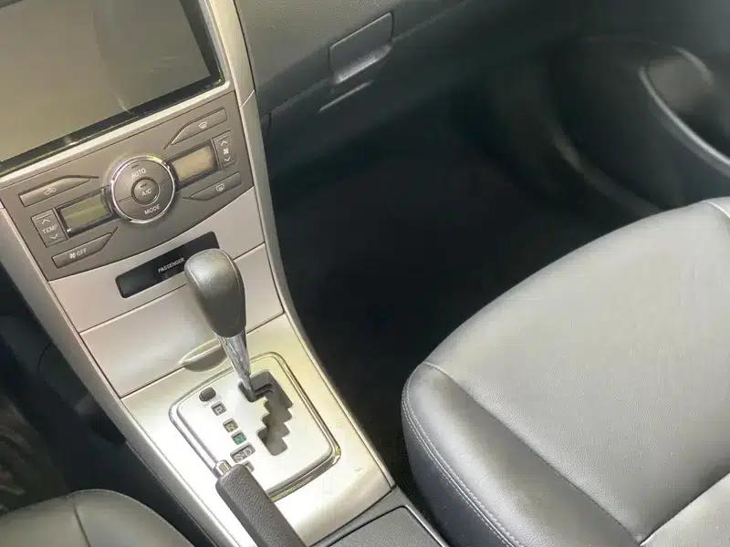 2012 Toyota Corolla Premium Edition 1.8L CVT GL-i — миниатюра 14