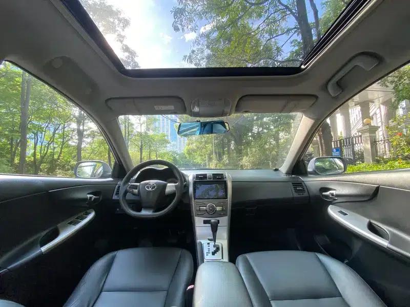 2012 Toyota Corolla Premium Edition 1.8L CVT GL-i — миниатюра 16