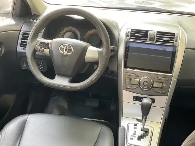2012 Toyota Corolla Premium Edition 1.8L CVT GL-i — миниатюра 17