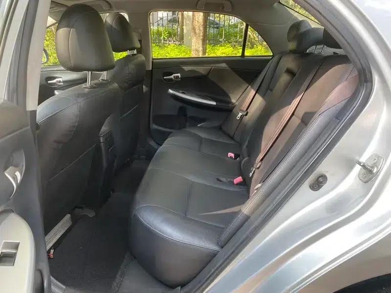 2012 Toyota Corolla Premium Edition 1.8L CVT GL-i — миниатюра 19