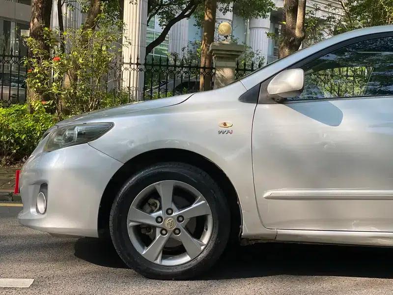 2012 Toyota Corolla Premium Edition 1.8L CVT GL-i — миниатюра 9