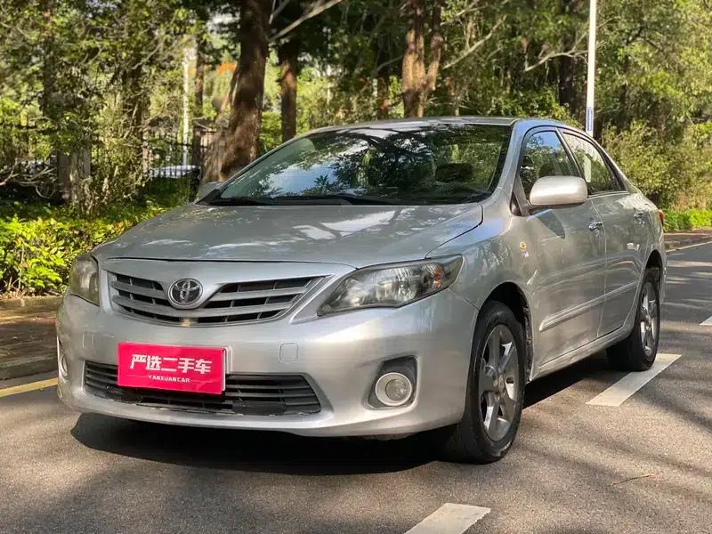 2012 Toyota Corolla Premium Edition 1.8L CVT GL-i — миниатюра 10