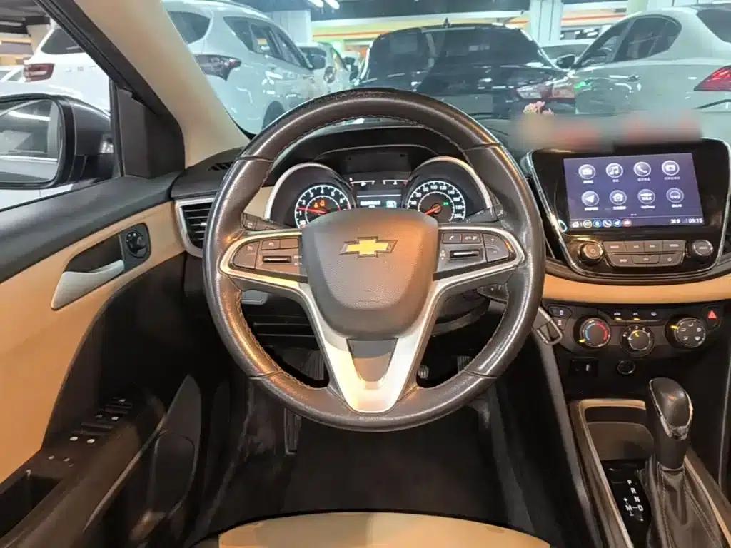 Chevrolet Cruze 2022 320 Automatic Enjoy Sunroof Edition — миниатюра 11