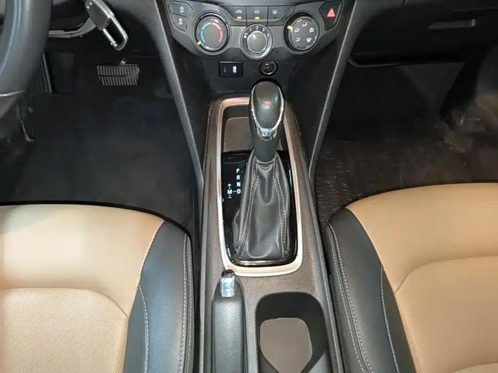 Chevrolet Cruze 2022 320 Automatic Enjoy Sunroof Edition — миниатюра 14