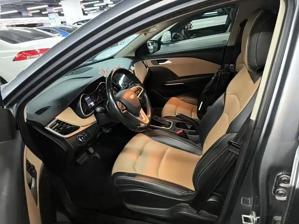 Chevrolet Cruze 2022 320 Automatic Enjoy Sunroof Edition — миниатюра 15
