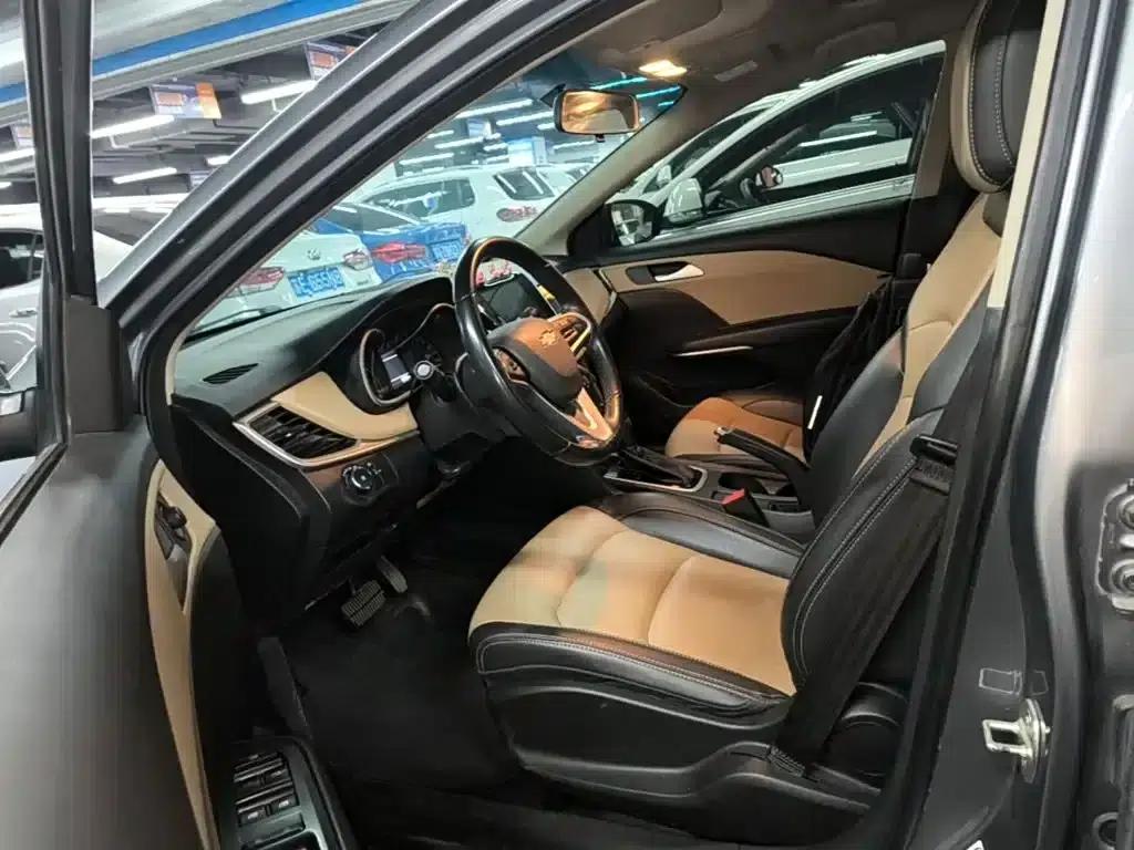 Chevrolet Cruze 2022 320 Automatic Enjoy Sunroof Edition — миниатюра 16