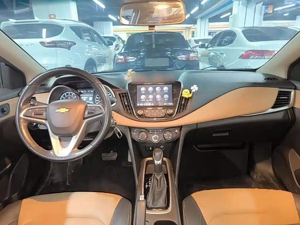 Chevrolet Cruze 2022 320 Automatic Enjoy Sunroof Edition — миниатюра 10