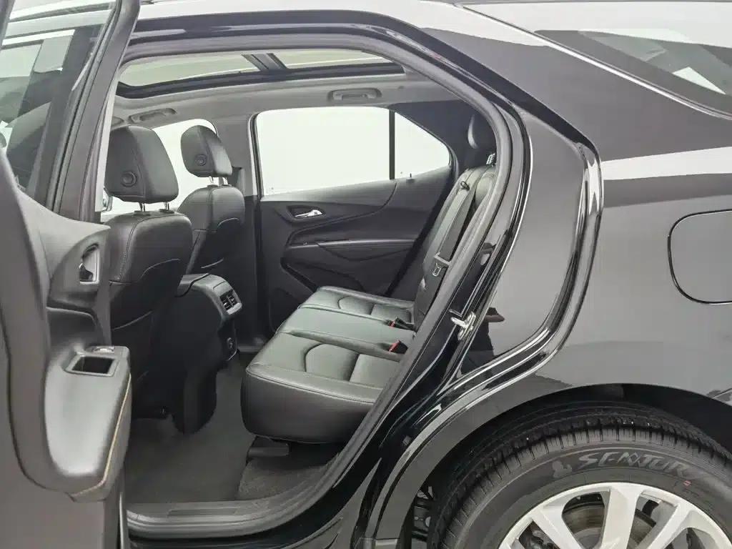 2018 Chevrolet Equinox 550T Automatic 4WD Crossover Edition — миниатюра 15