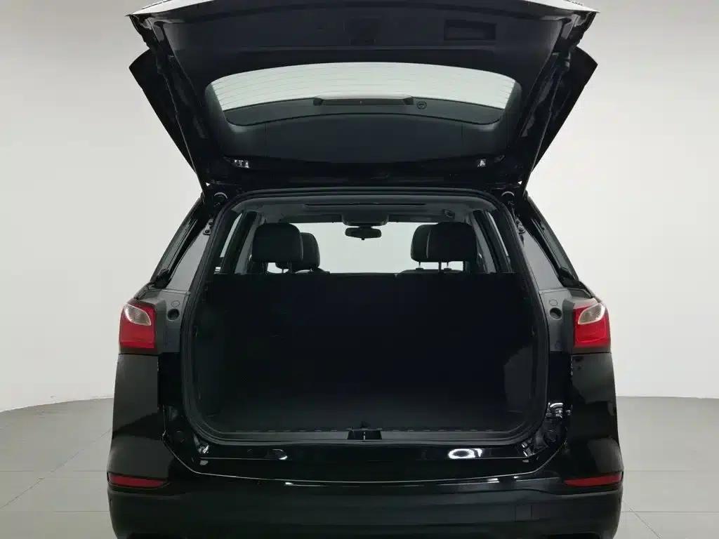 2018 Chevrolet Equinox 550T Automatic 4WD Crossover Edition — миниатюра 16