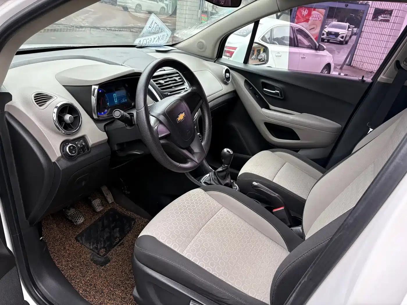 Chevrolet Trax 2014 1.4T Manual 2WD Comfort Model — миниатюра 4
