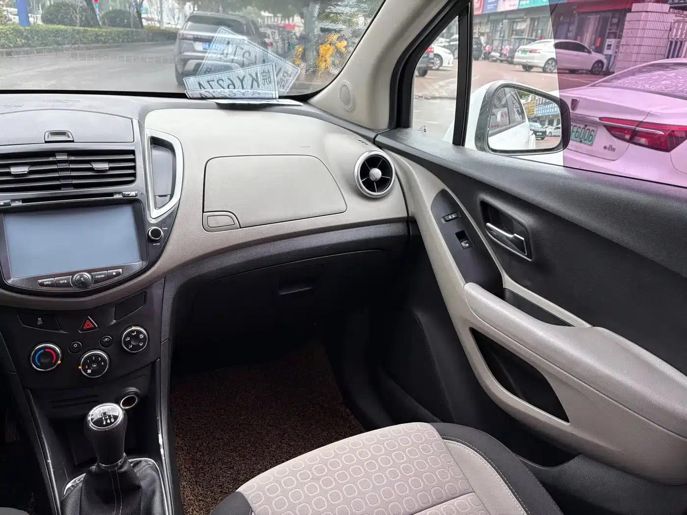 Chevrolet Trax 2014 1.4T Manual 2WD Comfort Model — миниатюра 8