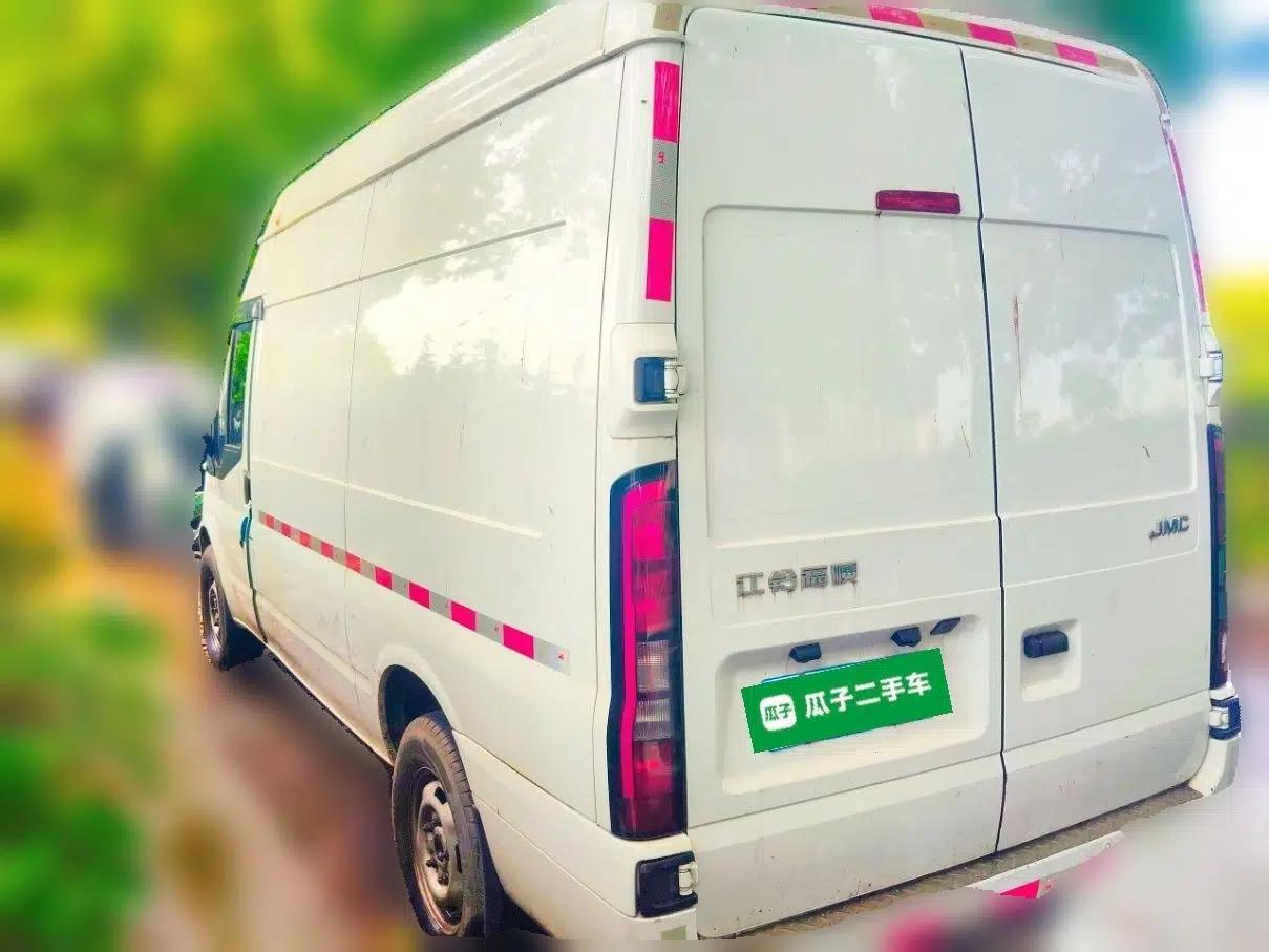 JMC Fushun 2023 2.0T Manual Mid-Drive Mid-Roof Commercial Van Transporter 2/3 Seats — миниатюра 4