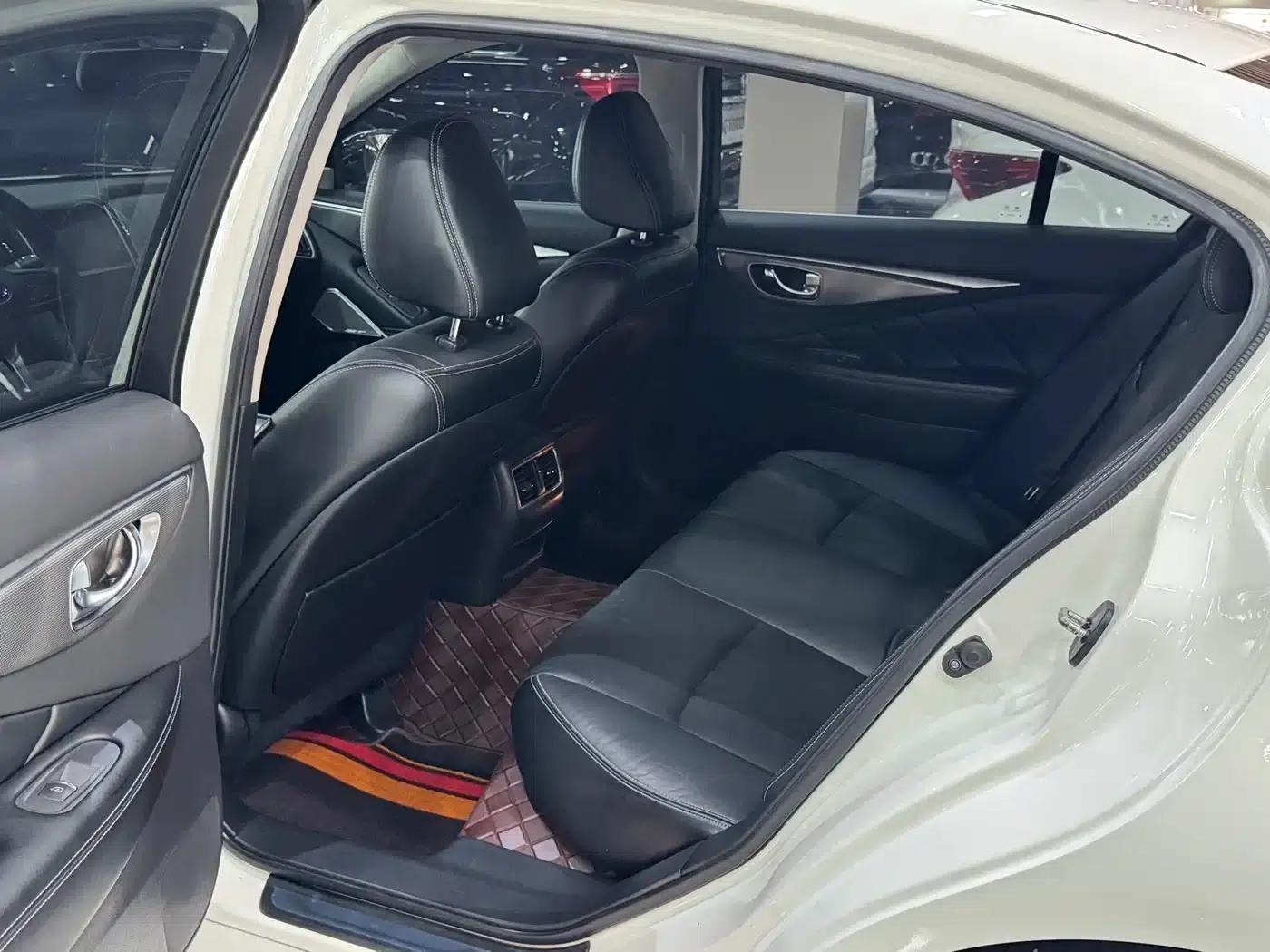 Infiniti Q50L 2019 2.0T 30th Anniversary Limited Edition — миниатюра 12