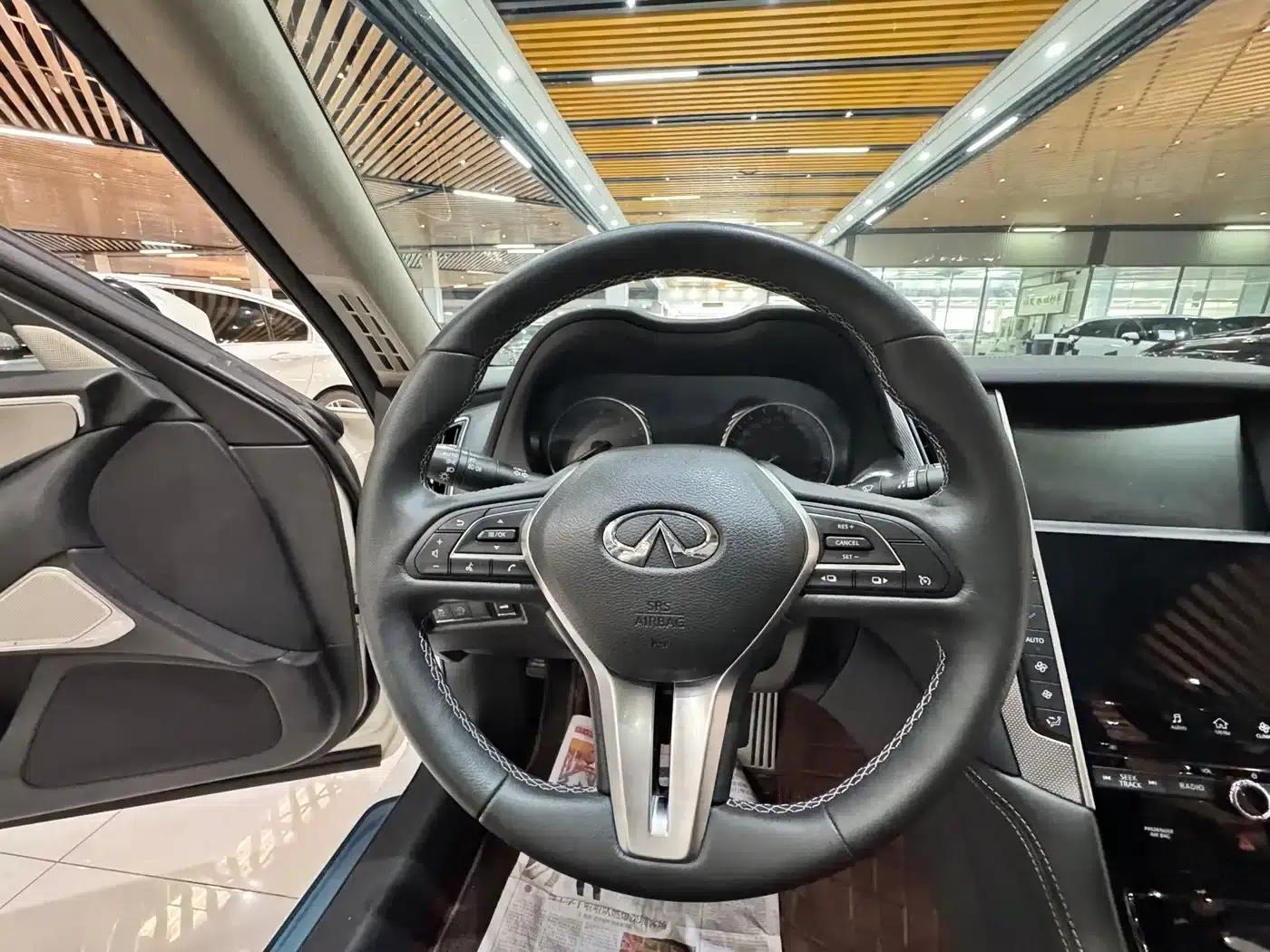 Infiniti Q50L 2019 2.0T 30th Anniversary Limited Edition — миниатюра 18