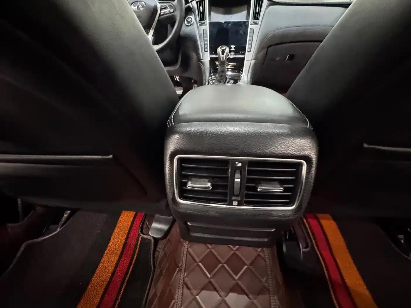 Infiniti Q50L 2019 2.0T 30th Anniversary Limited Edition — миниатюра 21