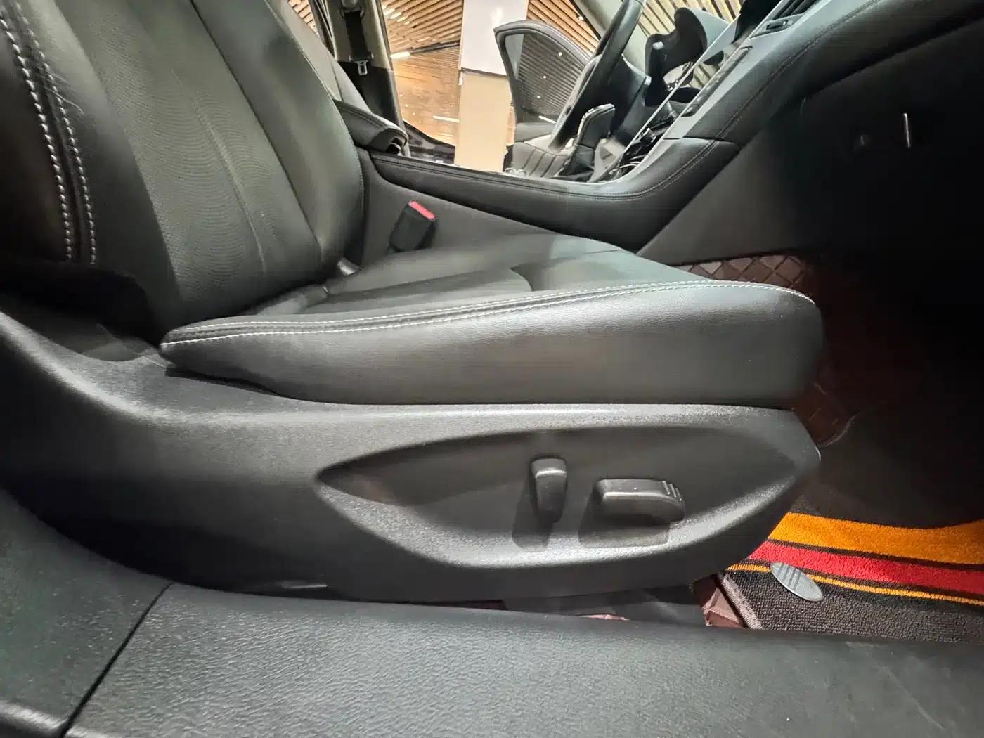 Infiniti Q50L 2019 2.0T 30th Anniversary Limited Edition — миниатюра 23