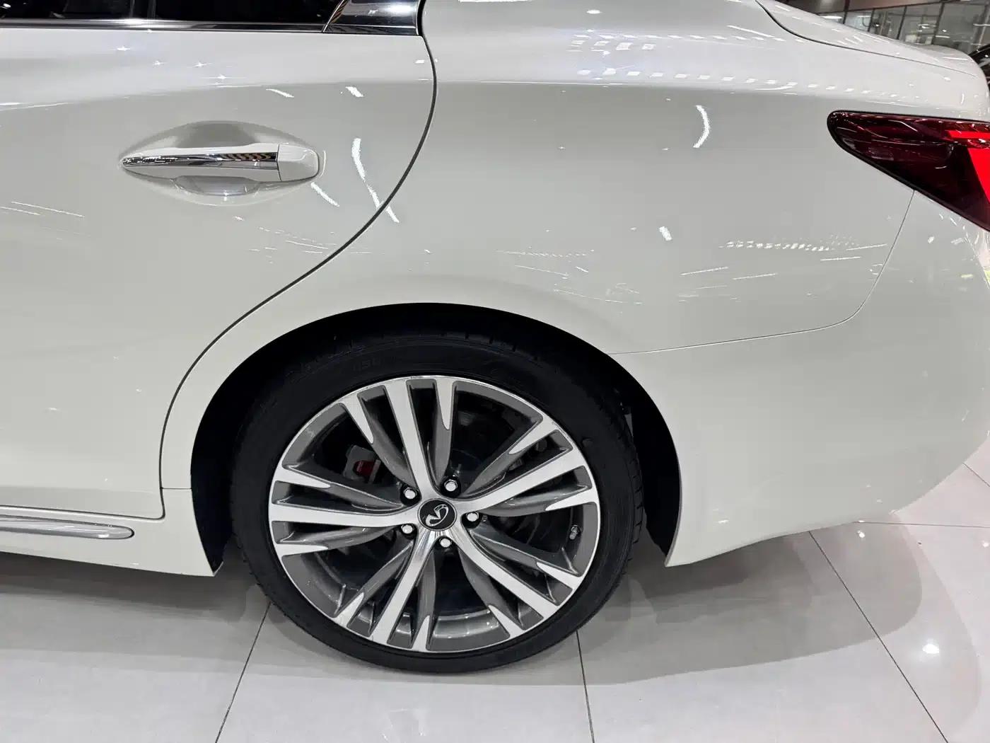 Infiniti Q50L 2019 2.0T 30th Anniversary Limited Edition — миниатюра 34