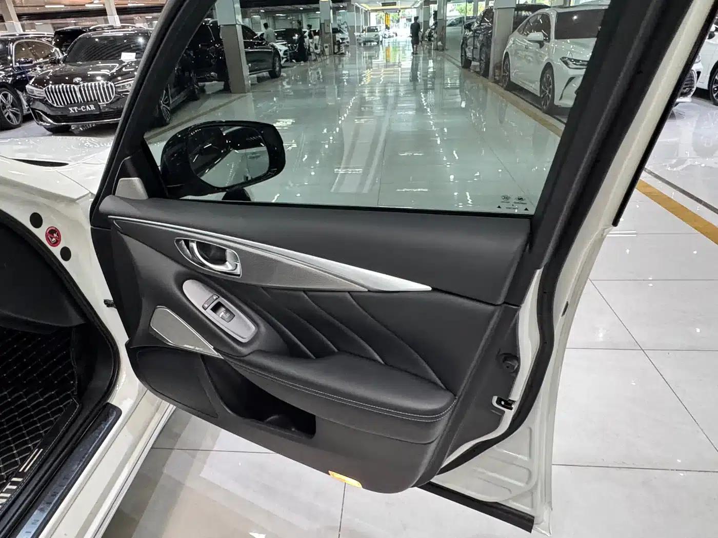 Infiniti Q50L 2019 2.0T 30th Anniversary Limited Edition — миниатюра 40