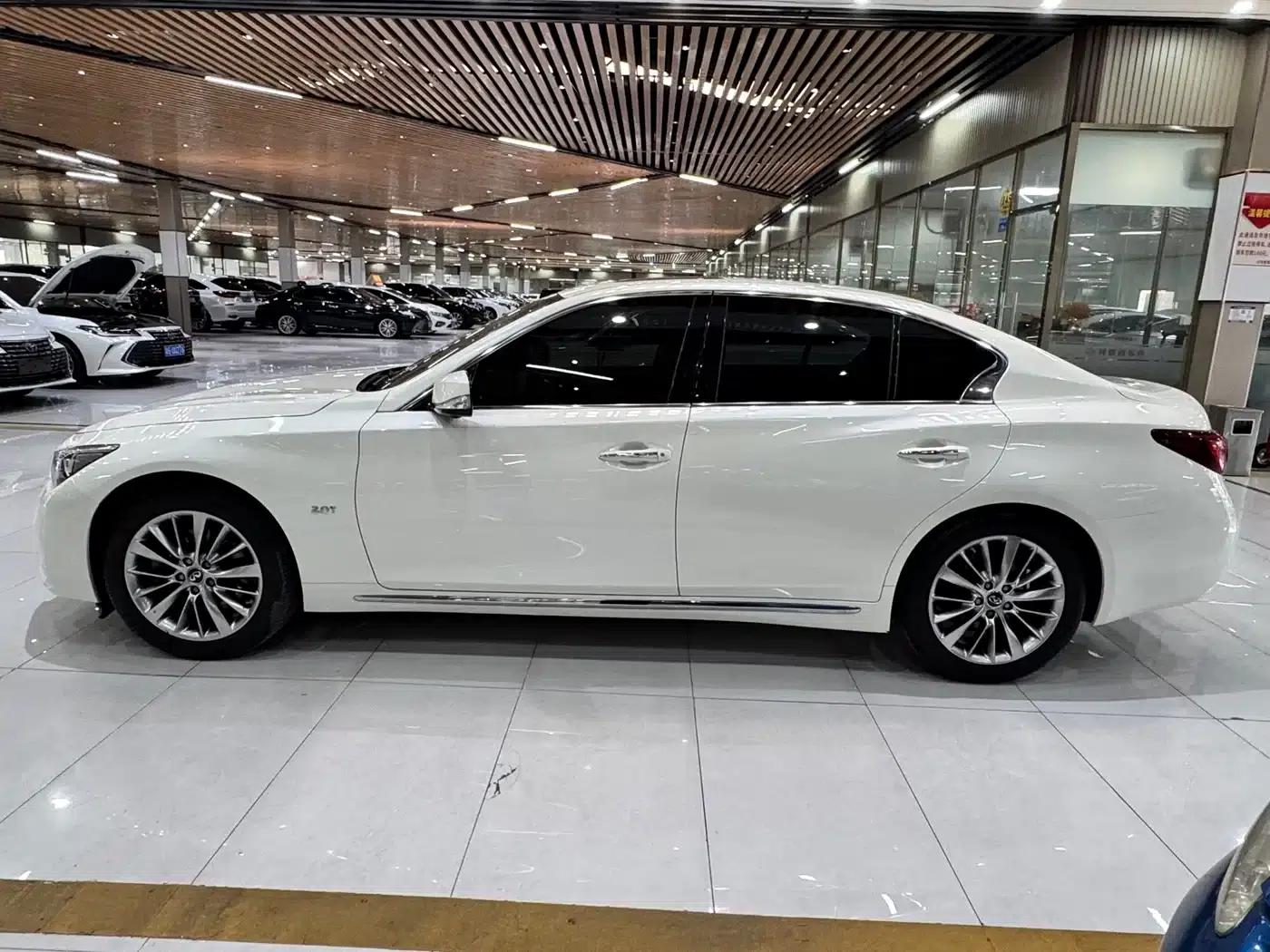 Infiniti Q50L 2019 2.0T 30th Anniversary Limited Edition — миниатюра 46