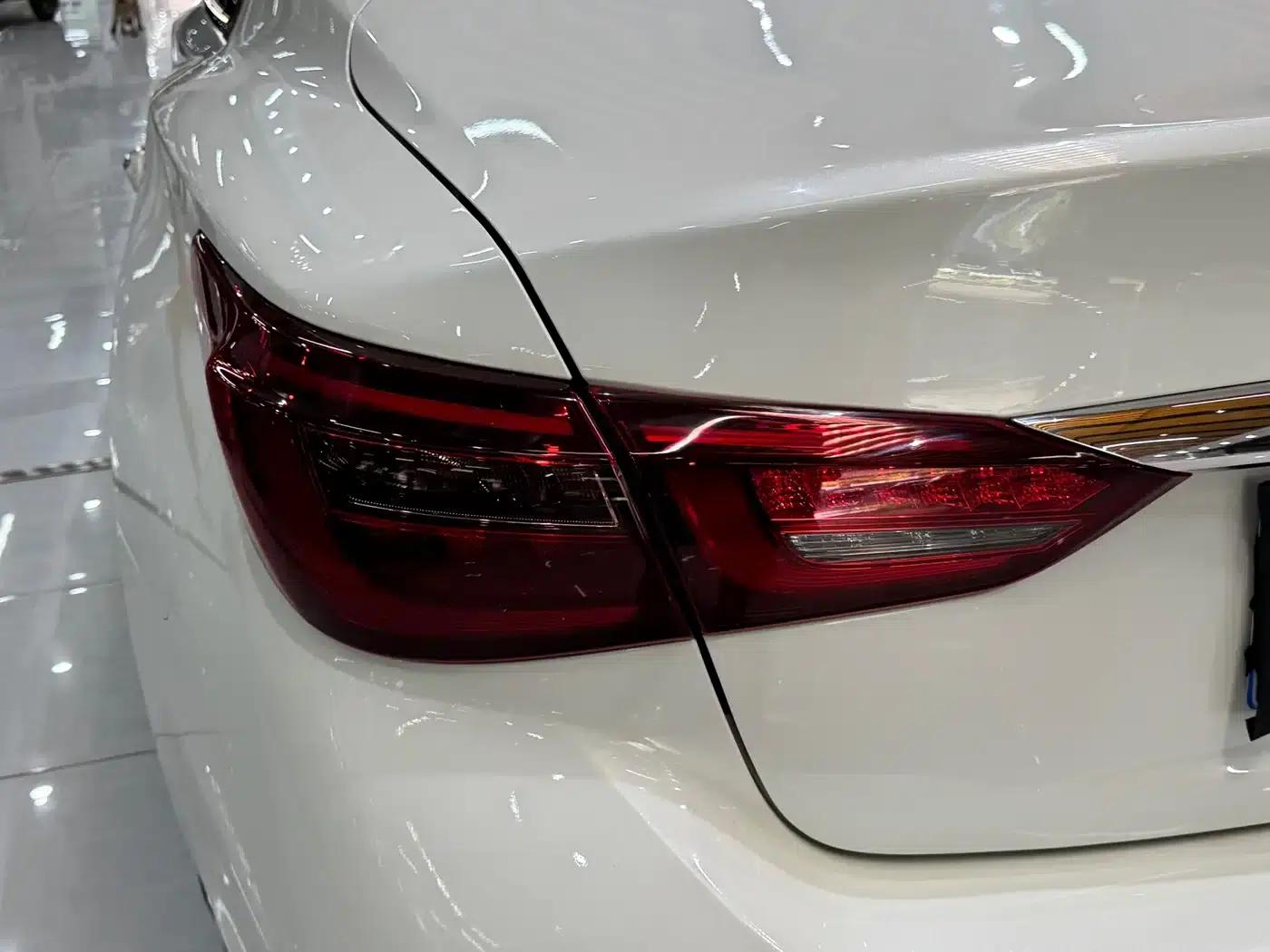 Infiniti Q50L 2019 2.0T 30th Anniversary Limited Edition — миниатюра 8