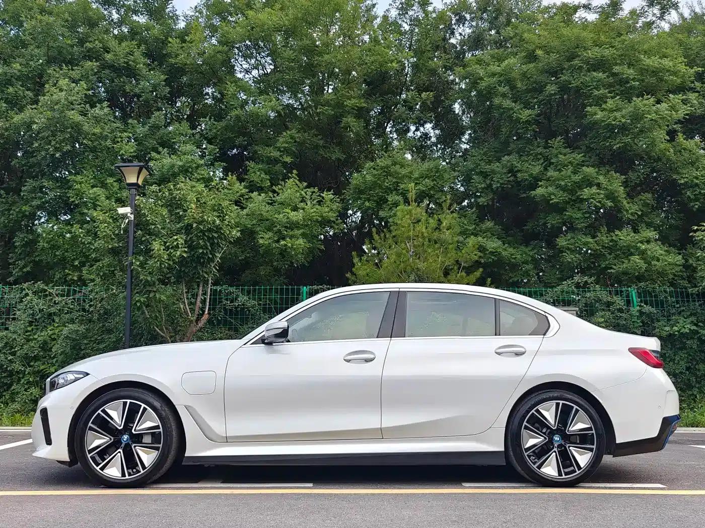 BMW i3 2022 eDrive 35L — миниатюра 5