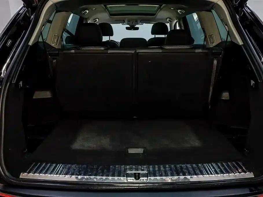 Audi Q6 2024 40 TFSI quattro Cloud View Edition, Feathered Forest Package, 7-seater — миниатюра 6