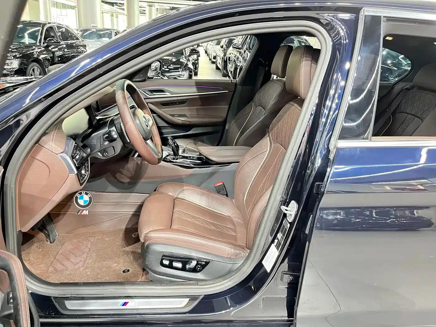 2023 BMW 5 Series 530Li Luxury M Sport Package — миниатюра 4
