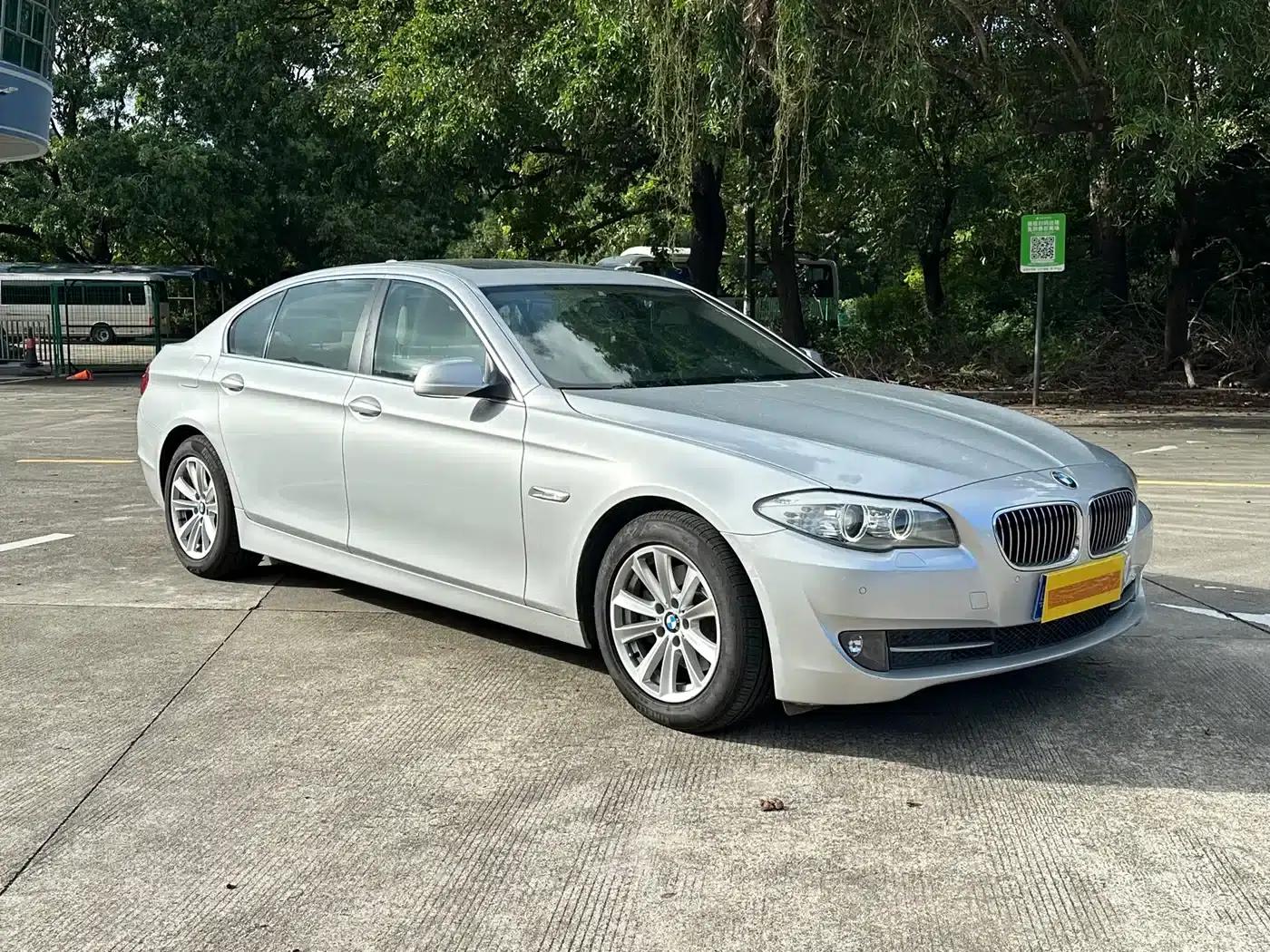 BMW 5 Series 2011 523Li Leading Edition — миниатюра 3