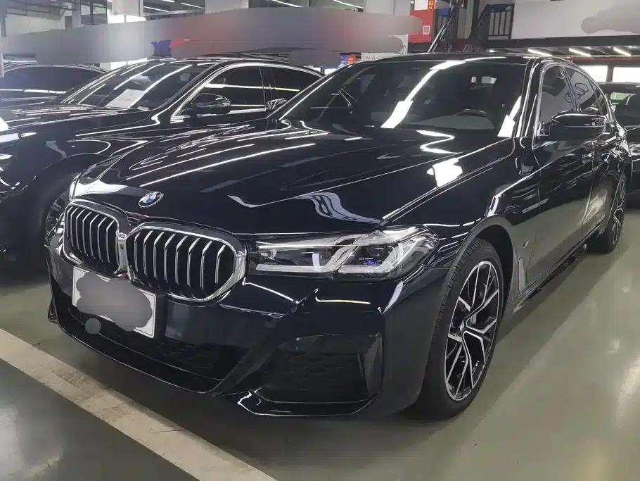 2022 BMW 5 Series 530Li Luxury M Sport Package — миниатюра 1