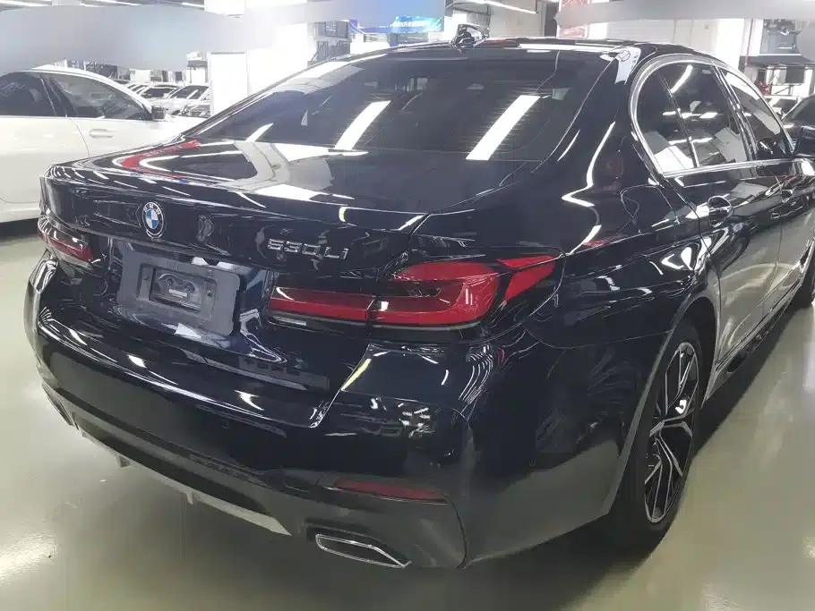 2022 BMW 5 Series 530Li Luxury M Sport Package — миниатюра 3