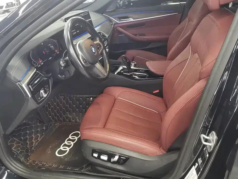 2022 BMW 5 Series 530Li Luxury M Sport Package — миниатюра 9