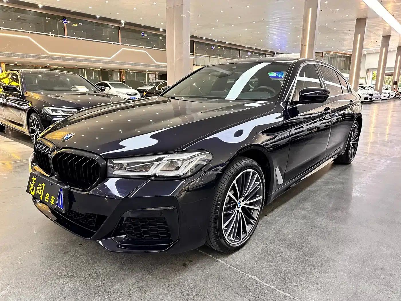 2022 BMW 5 Series Facelift 530Li Leading Edition M Sport Package — миниатюра 1
