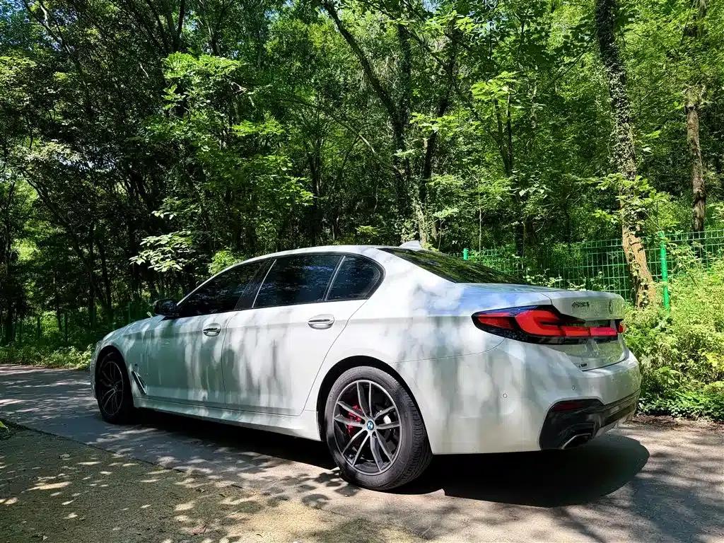2018 BMW 5 Series 525Li M Sport Package — миниатюра 7