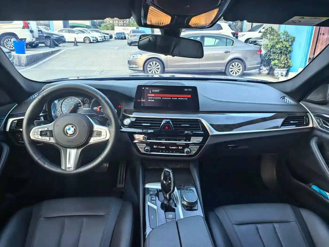 2018 BMW 5 Series 525Li M Sport Package — миниатюра 14