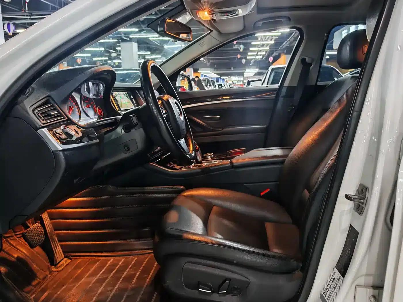 2014 BMW 5 Series 528Li Leading Edition — миниатюра 6