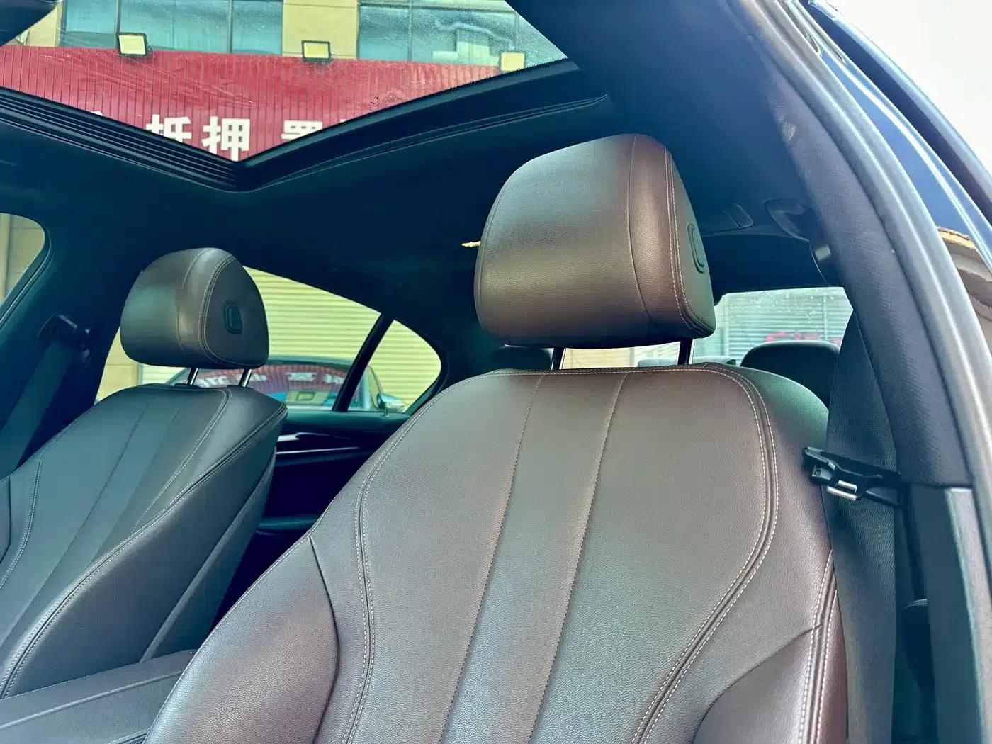 2019 BMW 5 Series 525Li M Sport Package — миниатюра 8