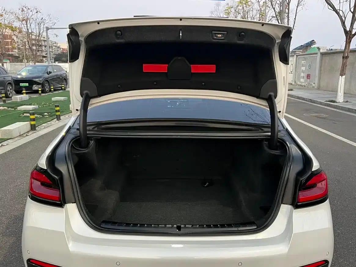 BMW 5 Series 2022 Facelift II 525Li M Sport Package — миниатюра 16