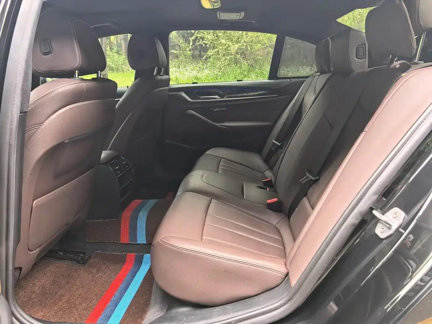 2019 BMW 5 Series 525Li M Sport Package — миниатюра 8