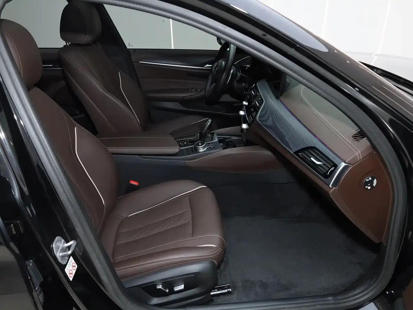 BMW 5 Series 2022 Facelift II 530Li Leading Model M Sport Package — миниатюра 24