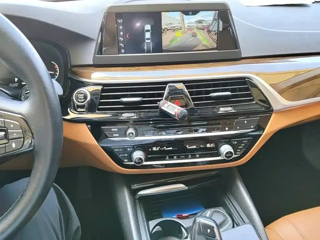 BMW 5 Series 2018 528Li Launch Special Edition — миниатюра 13