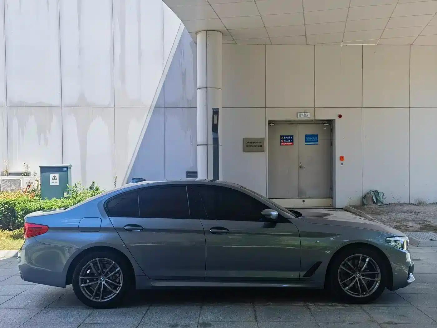 2019 BMW 5 Series Imported Model 525i M Sport Package — миниатюра 4