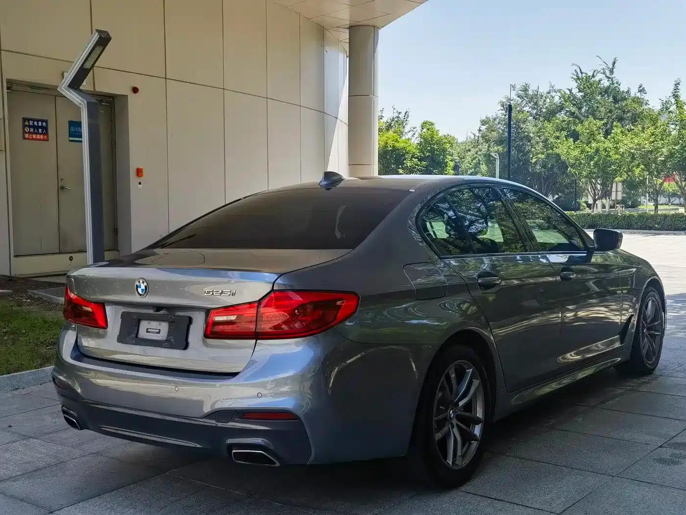 2019 BMW 5 Series Imported Model 525i M Sport Package — миниатюра 5